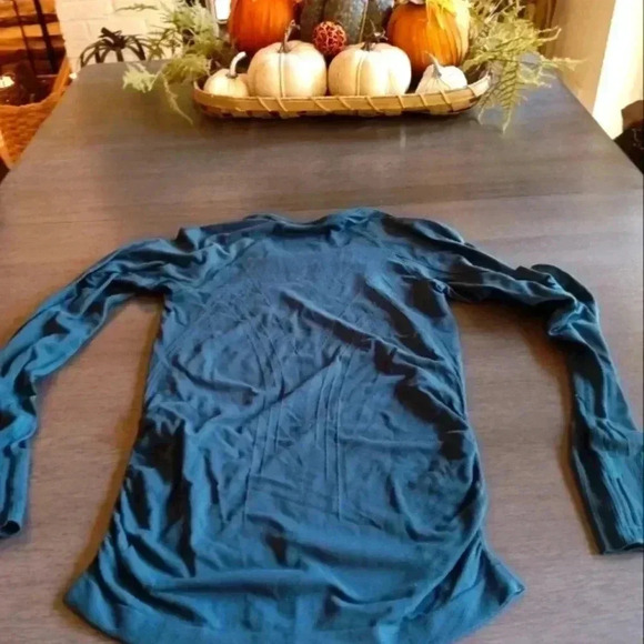 Athleta Long Sleeve NWOT - Picture 2 of 3